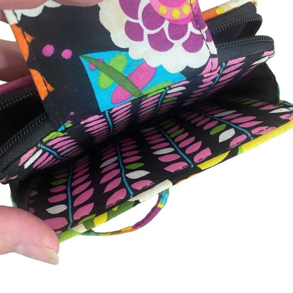 Vera Bradley Va Va Bloom Wristlet Retired Print - Picture 4 of 6